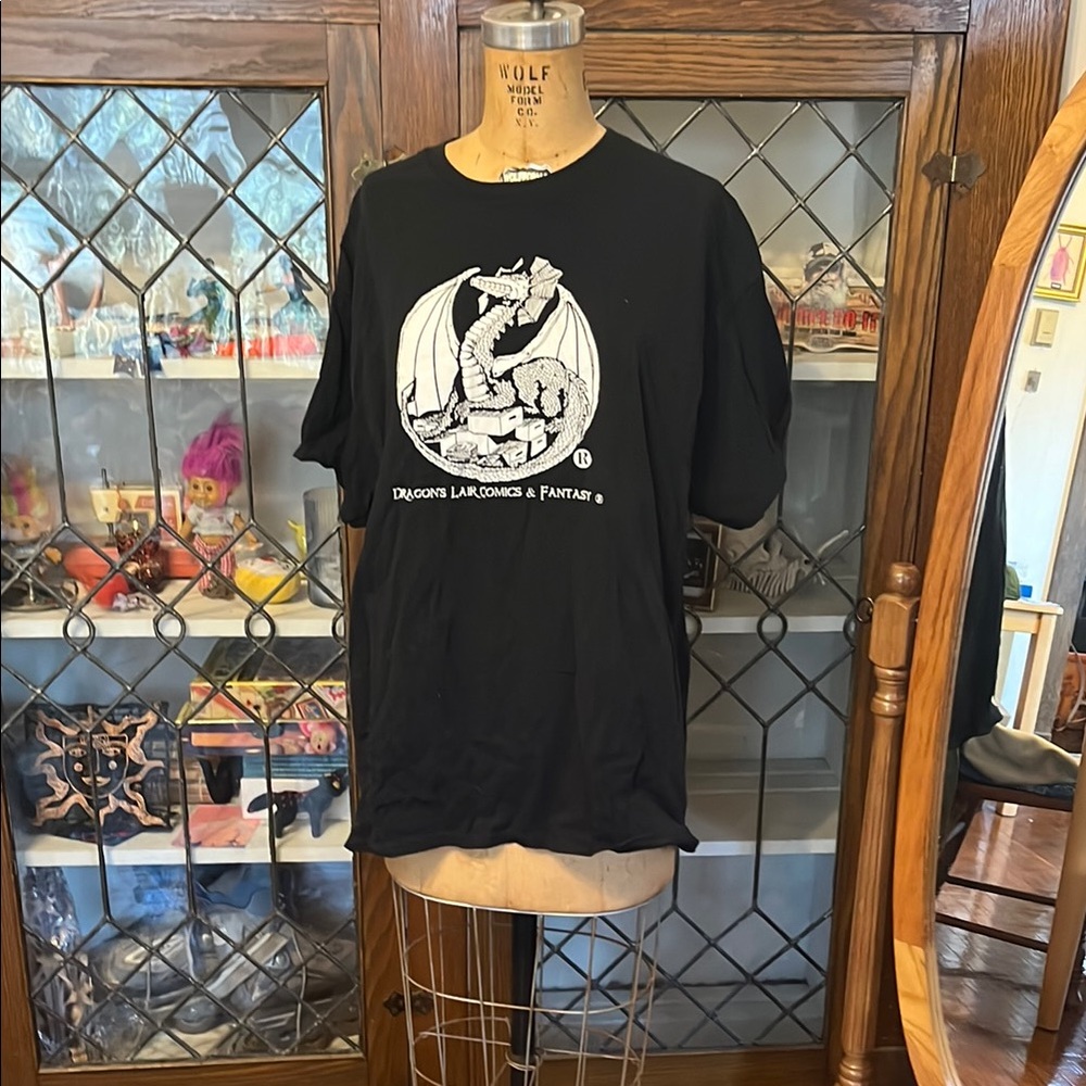 Gildan Black Short Sleeve Tee with White Dragon Graphic